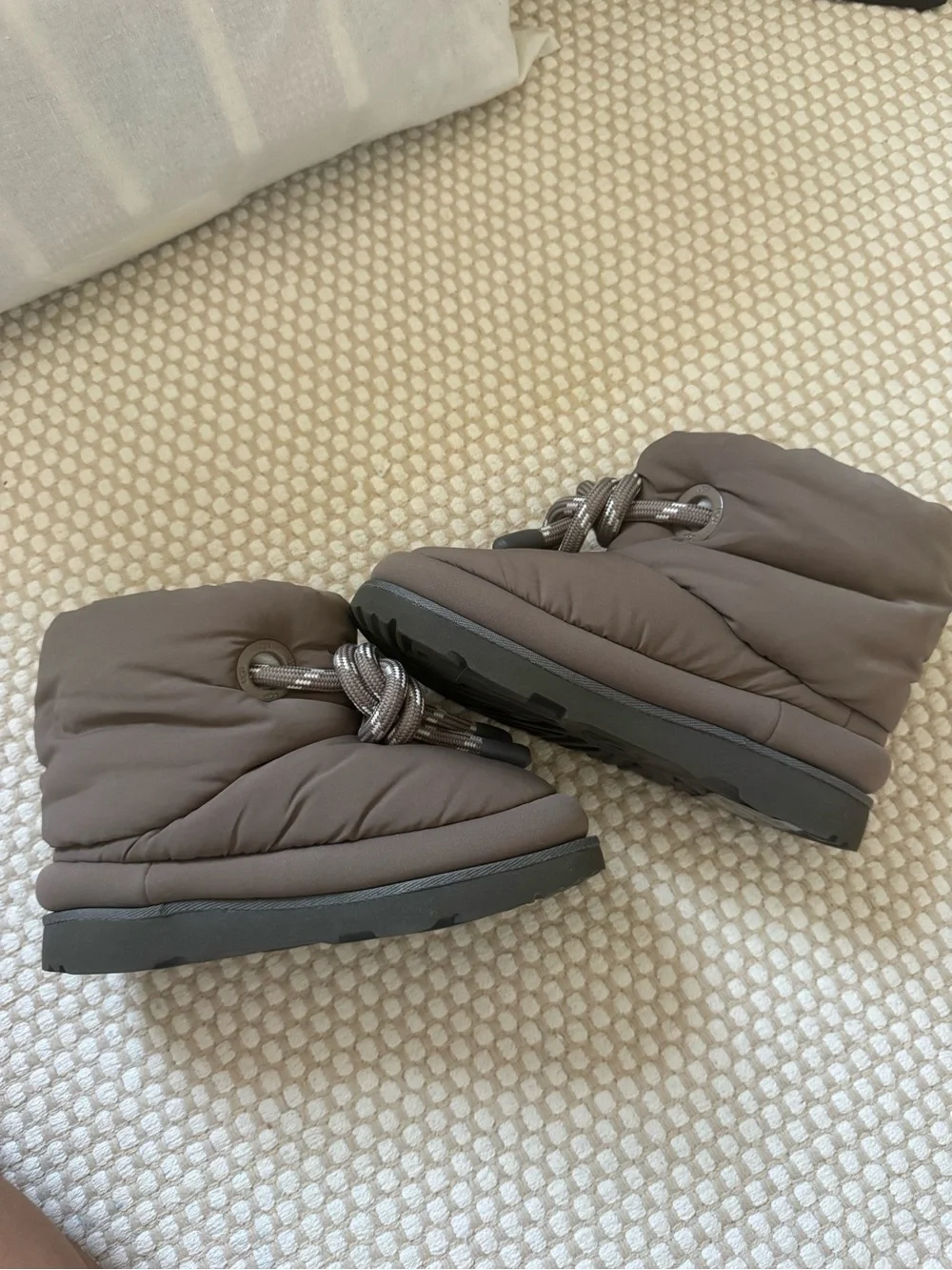 UGG Classic Maxi Short Boot